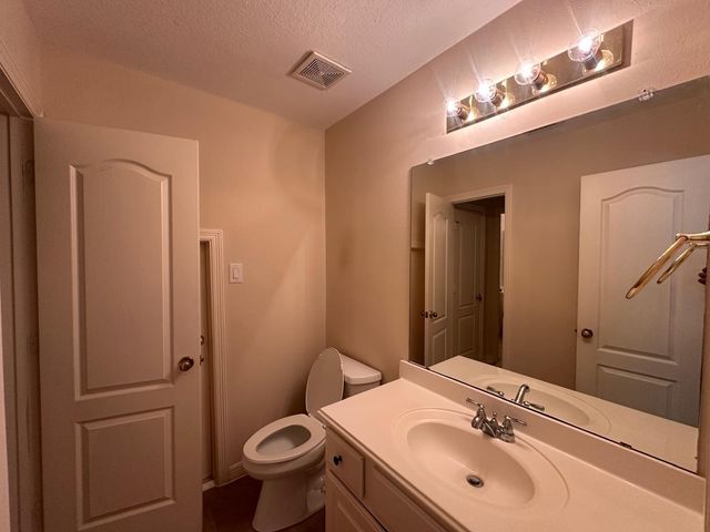 5819 Brook Bend Drive, Sugar Land, TX 77479