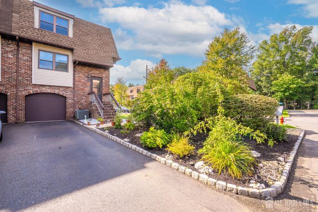 6005 N Oaks Boulevard, North Brunswick, NJ 08902