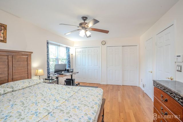 6005 N Oaks Boulevard, North Brunswick, NJ 08902