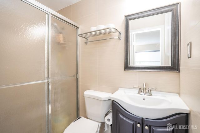 6005 N Oaks Boulevard, North Brunswick, NJ 08902
