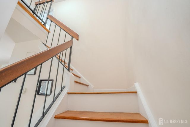 6005 N Oaks Boulevard, North Brunswick, NJ 08902