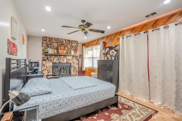 6005 N Oaks Boulevard, North Brunswick, NJ 08902