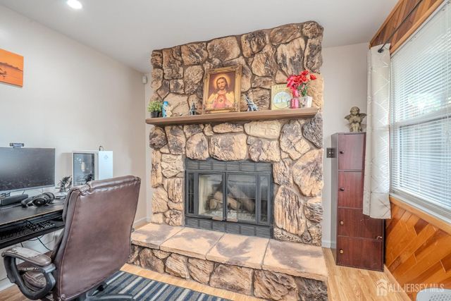 6005 N Oaks Boulevard, North Brunswick, NJ 08902