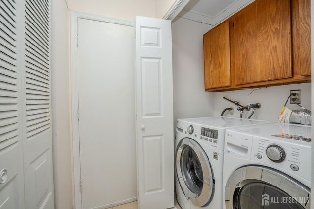 6005 N Oaks Boulevard, North Brunswick, NJ 08902