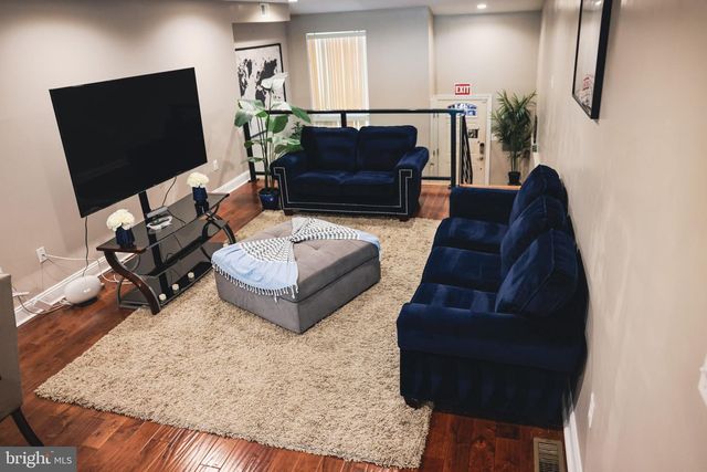 6218 PINE ST, Philadelphia, PA 19143