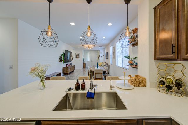 9132 W ROMA Avenue, Phoenix, AZ 85037