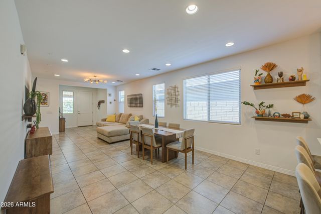 9132 W ROMA Avenue, Phoenix, AZ 85037