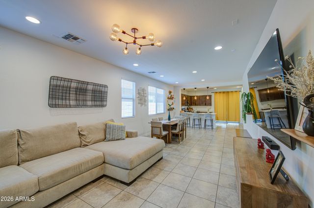 9132 W ROMA Avenue, Phoenix, AZ 85037