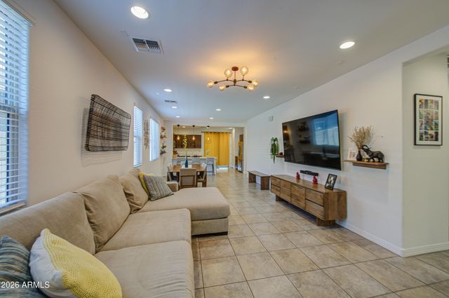 9132 W ROMA Avenue, Phoenix, AZ 85037