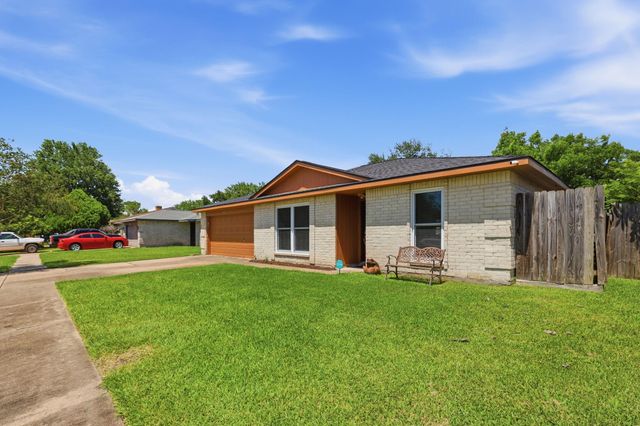 10419 Odessa Drive, Sugar Land, TX 77498