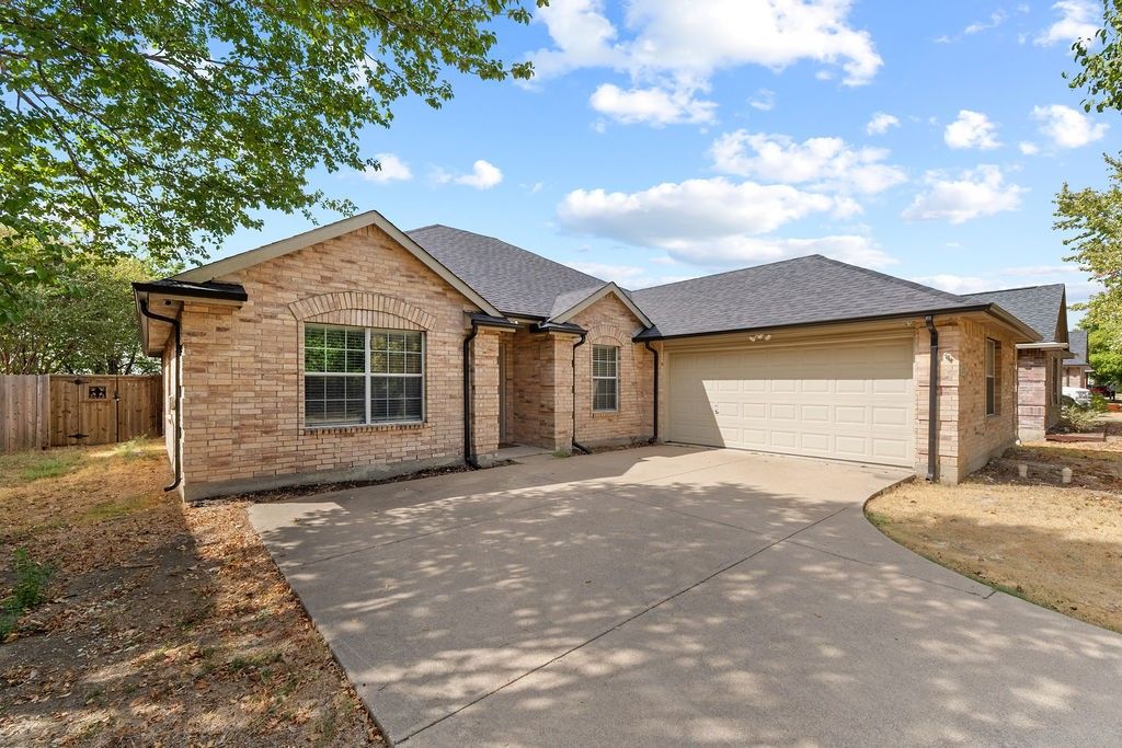 115 Autumn Trail, Red Oak, TX 75154