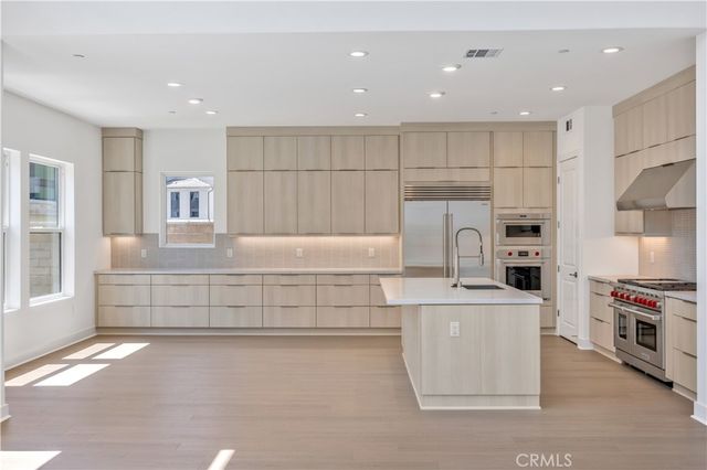 169 Creation, Irvine, CA 92618