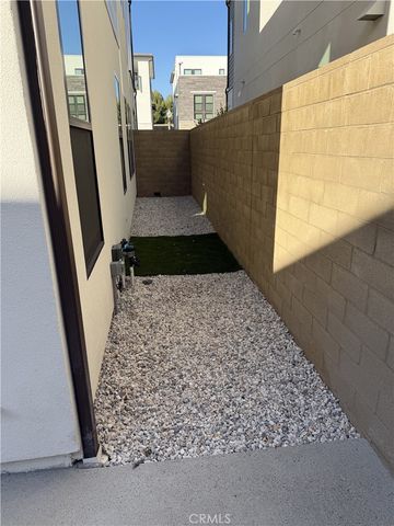 169 Creation, Irvine, CA 92618