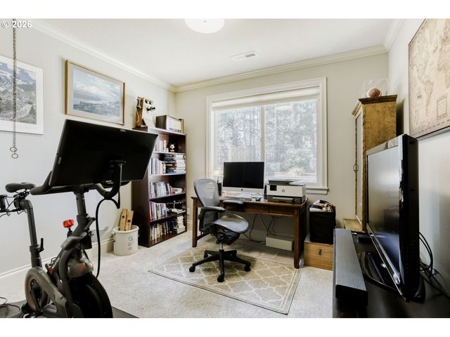 9809 Se NICHOLAS Dr, Happy Valley, OR 97086