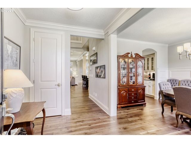 9809 Se NICHOLAS Dr, Happy Valley, OR 97086