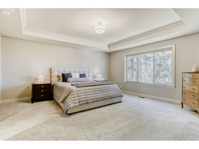 9809 Se NICHOLAS Dr, Happy Valley, OR 97086