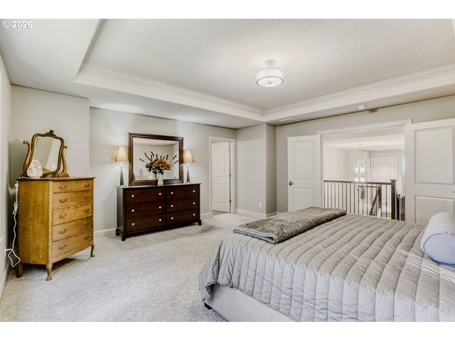 9809 Se NICHOLAS Dr, Happy Valley, OR 97086