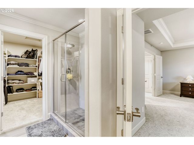 9809 Se NICHOLAS Dr, Happy Valley, OR 97086