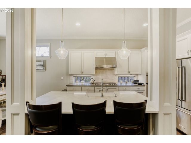 9809 Se NICHOLAS Dr, Happy Valley, OR 97086