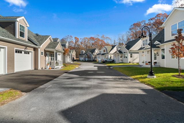 7 Ivy Hill Road 7, Waterford, CT 06385