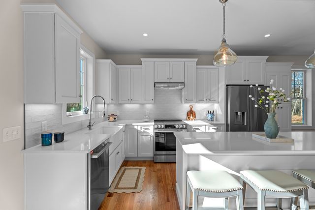 7 Ivy Hill Road 7, Waterford, CT 06385