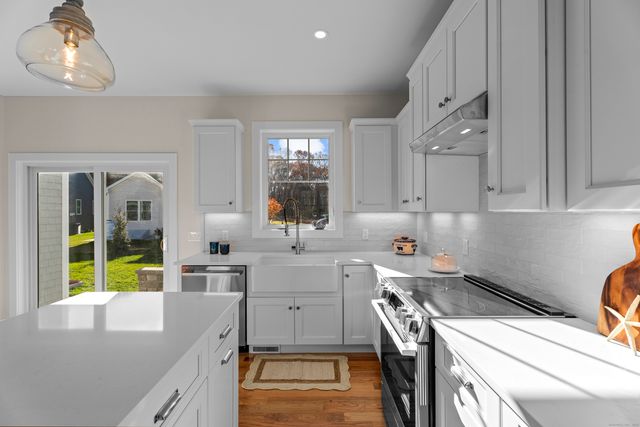 7 Ivy Hill Road 7, Waterford, CT 06385