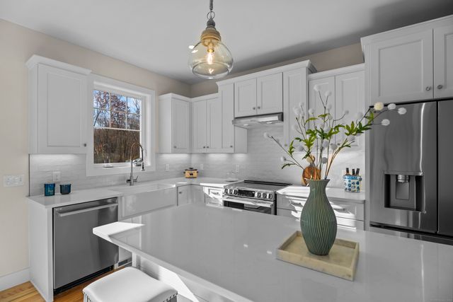 7 Ivy Hill Road 7, Waterford, CT 06385