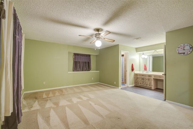 103 Sunflower Street, Lake Jackson, TX 77566