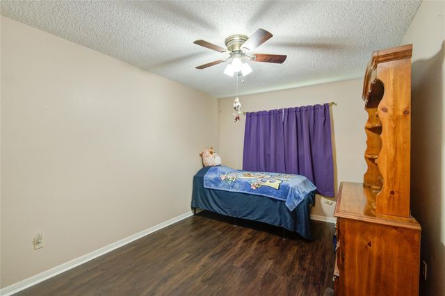 103 Sunflower Street, Lake Jackson, TX 77566