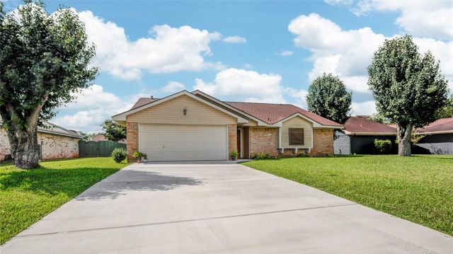 103 Sunflower Street, Lake Jackson, TX 77566