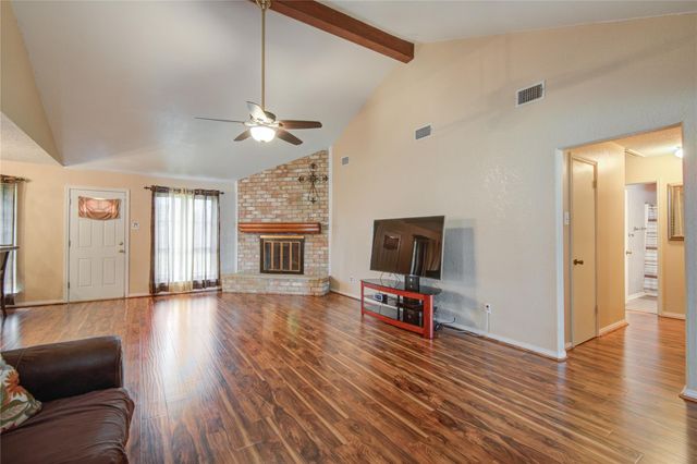 103 Sunflower Street, Lake Jackson, TX 77566