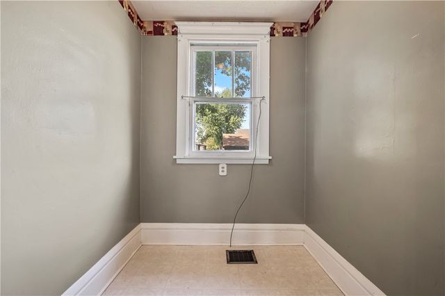 465 Market St, Beaver, PA 15009