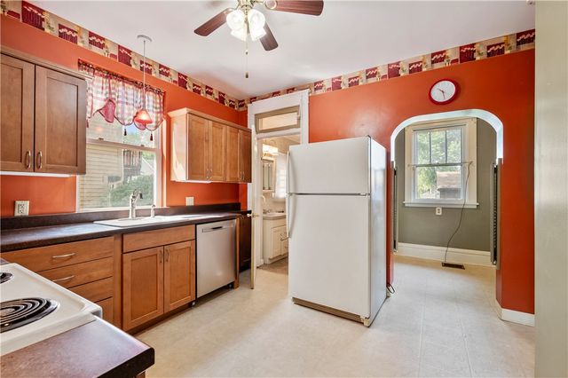 465 Market St, Beaver, PA 15009