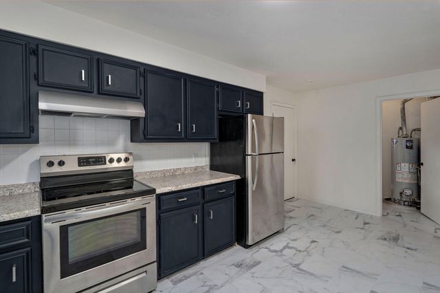 2641 N Pierce Avenue, Springfield, MO 65803