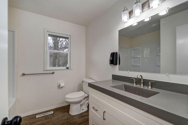 2641 N Pierce Avenue, Springfield, MO 65803