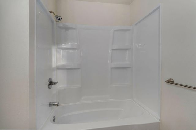 2641 N Pierce Avenue, Springfield, MO 65803