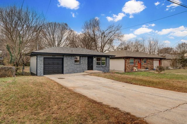 2641 N Pierce Avenue, Springfield, MO 65803
