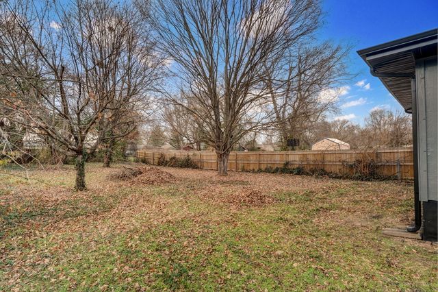 2641 N Pierce Avenue, Springfield, MO 65803