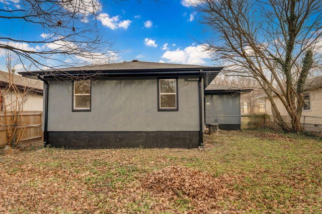 2641 N Pierce Avenue, Springfield, MO 65803