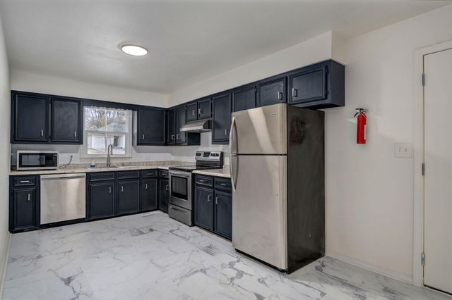 2641 N Pierce Avenue, Springfield, MO 65803