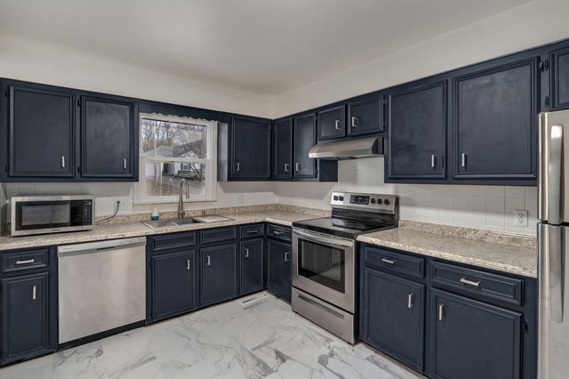 2641 N Pierce Avenue, Springfield, MO 65803