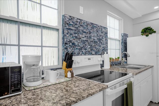 306 MARSHALL STREET, Clearwater, FL 33755