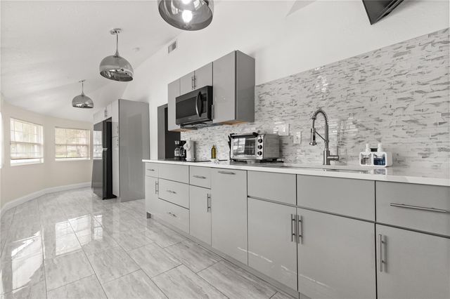 306 MARSHALL STREET, Clearwater, FL 33755