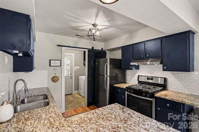 11407 Treebark Drive, Pineville, NC 28134