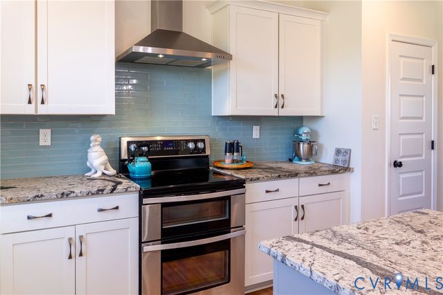 6726 Pine Straw Ln, New Kent, VA 23141