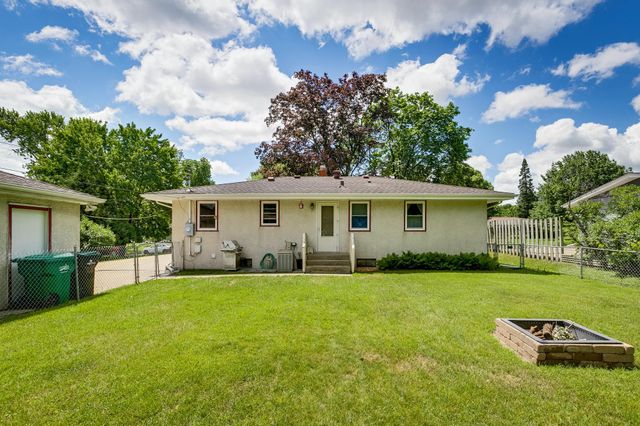 1843 Grant Road, Arden Hills, MN 55112