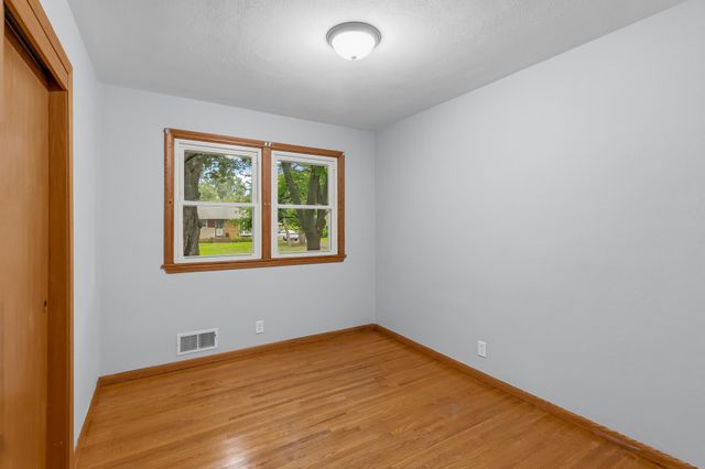 1843 Grant Road, Arden Hills, MN 55112