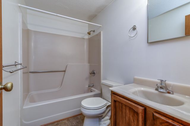 100 Dawson Avenue, Manchester, NH 03104