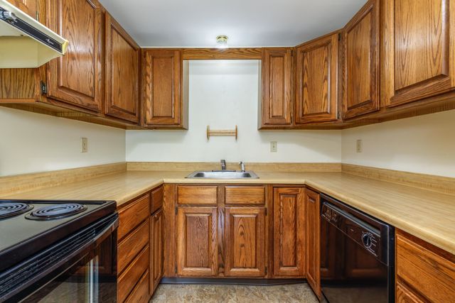 100 Dawson Avenue, Manchester, NH 03104