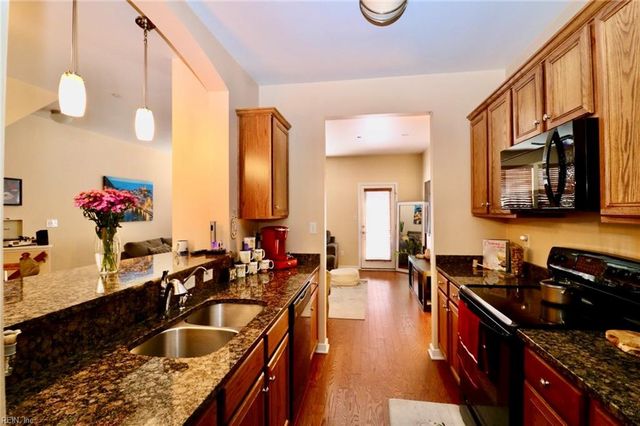 51 Transit LN, Newport News, VA 23601